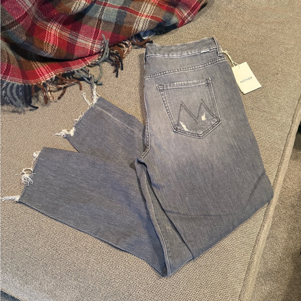 Mother High Waisted Looker Ankle Fray 32